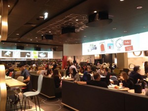 McDonald's Vélizy 2 espace consommation - Focus Shopper