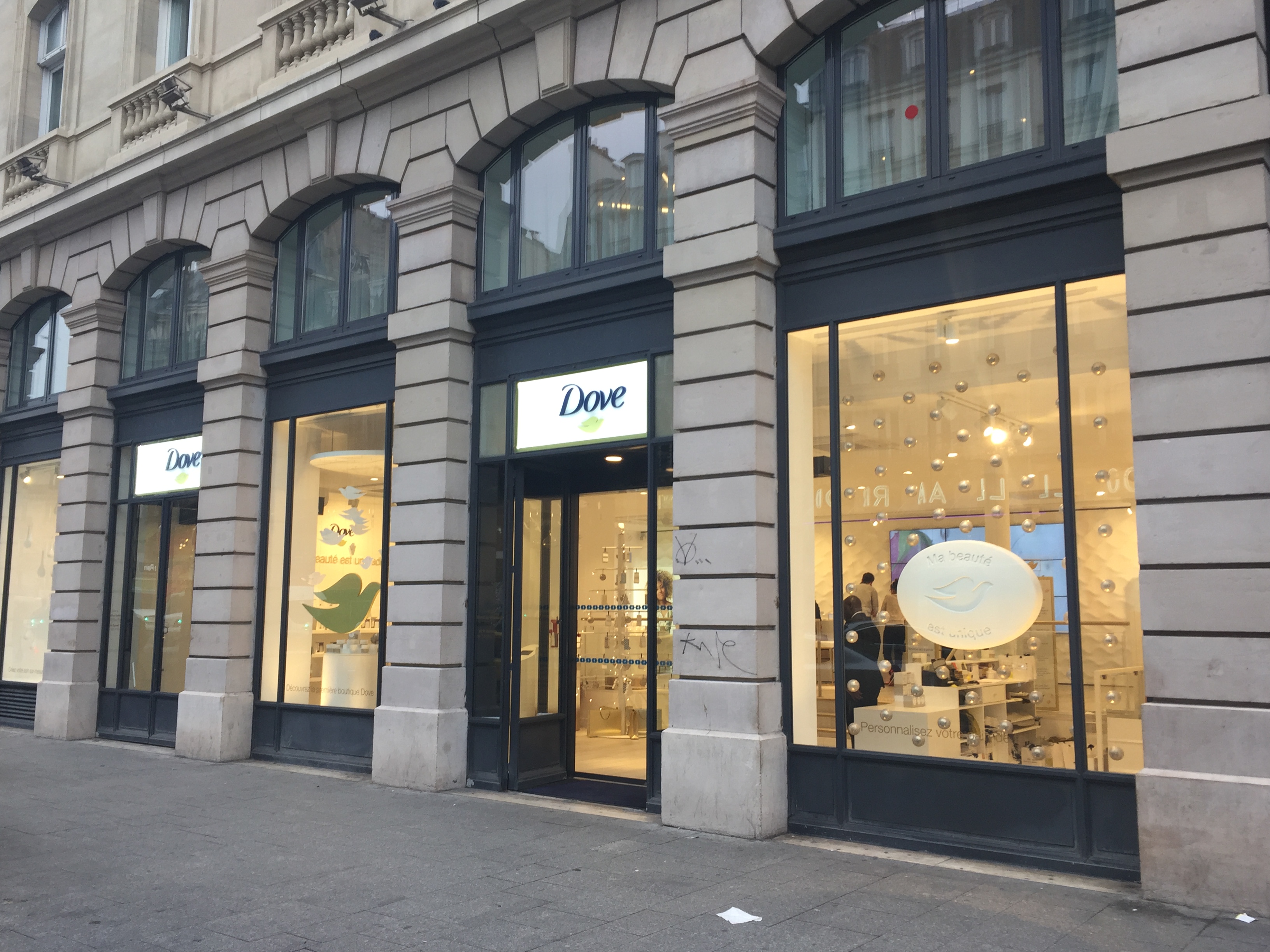 Boutique éphémère Dove à Paris : une réussite